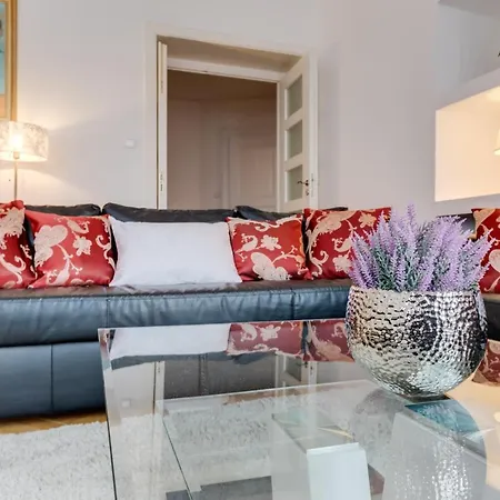 Old Town Square Royal Apartment Prague