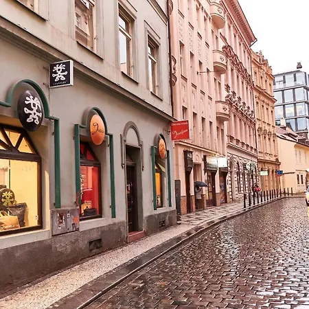Old Town Square Royal Apartment *